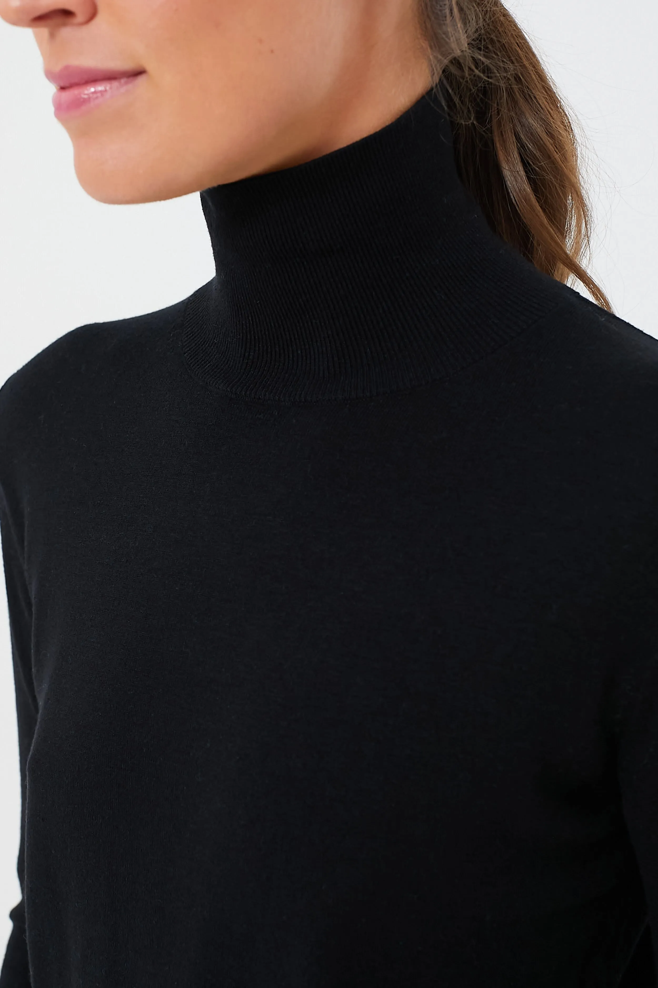 Black Kiku Turtleneck