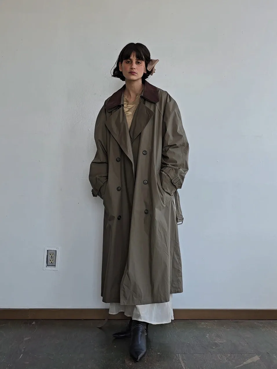 Classic Khaki Double Breasted Trench Coat (L)