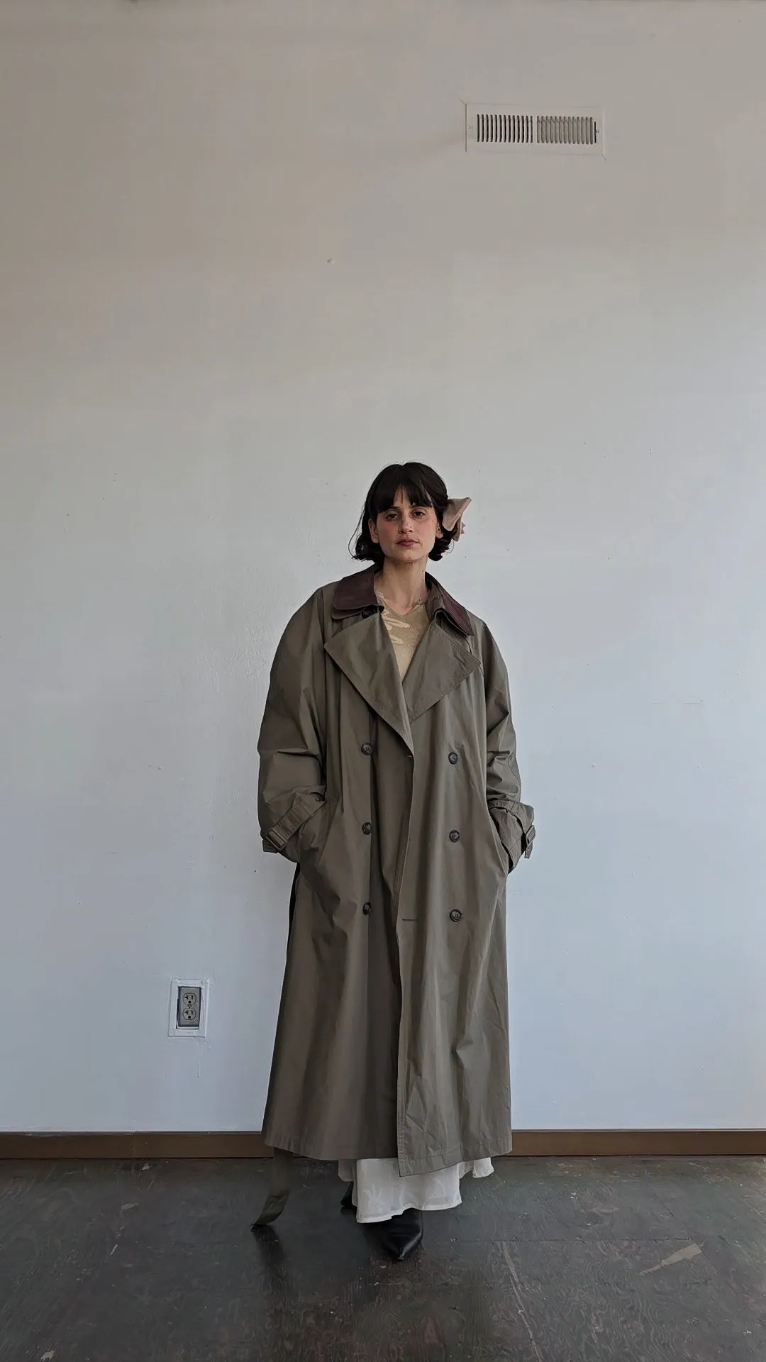 Classic Khaki Double Breasted Trench Coat (L)