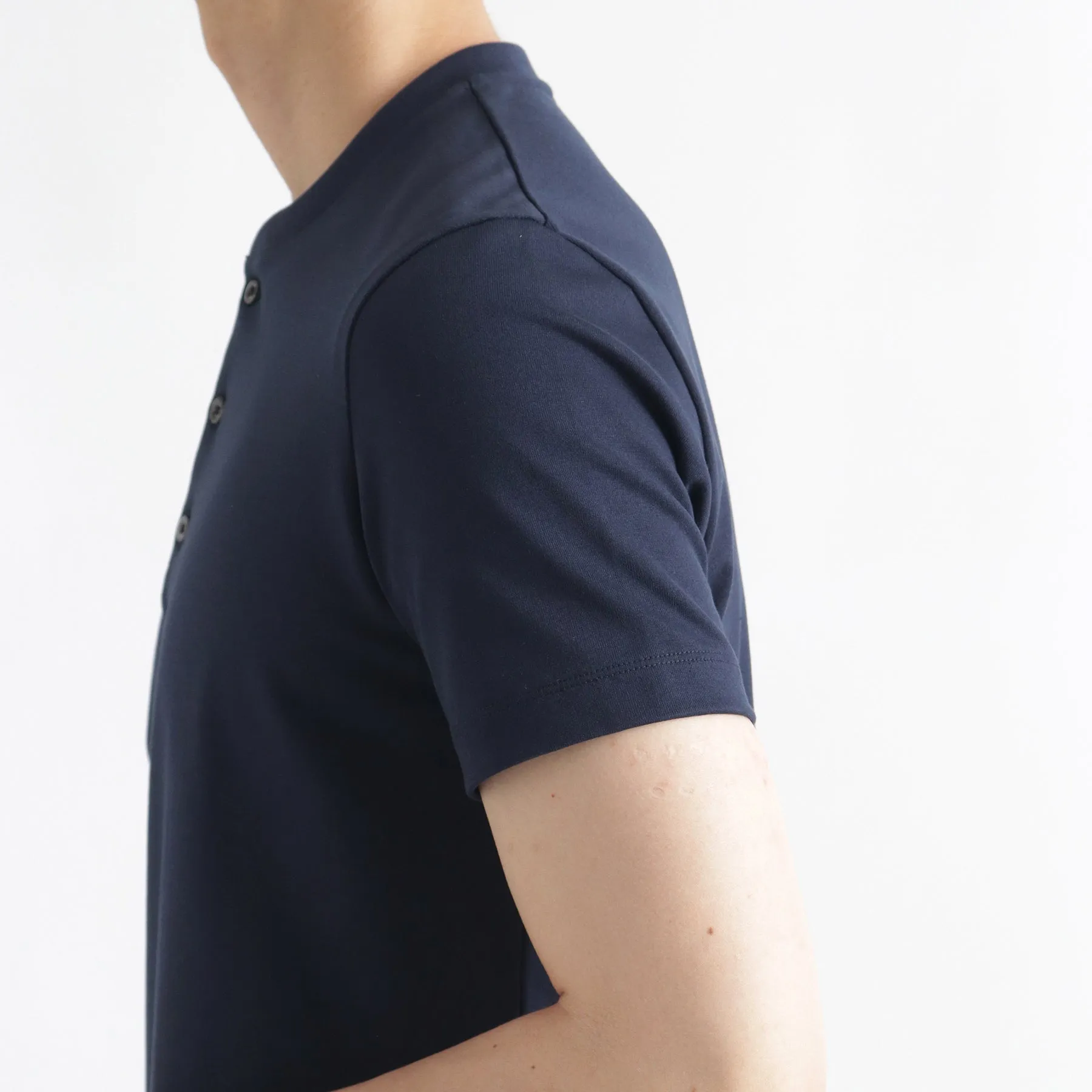 Hybrid Cotton Tailored Henley Neck T-shirt Color: Navy