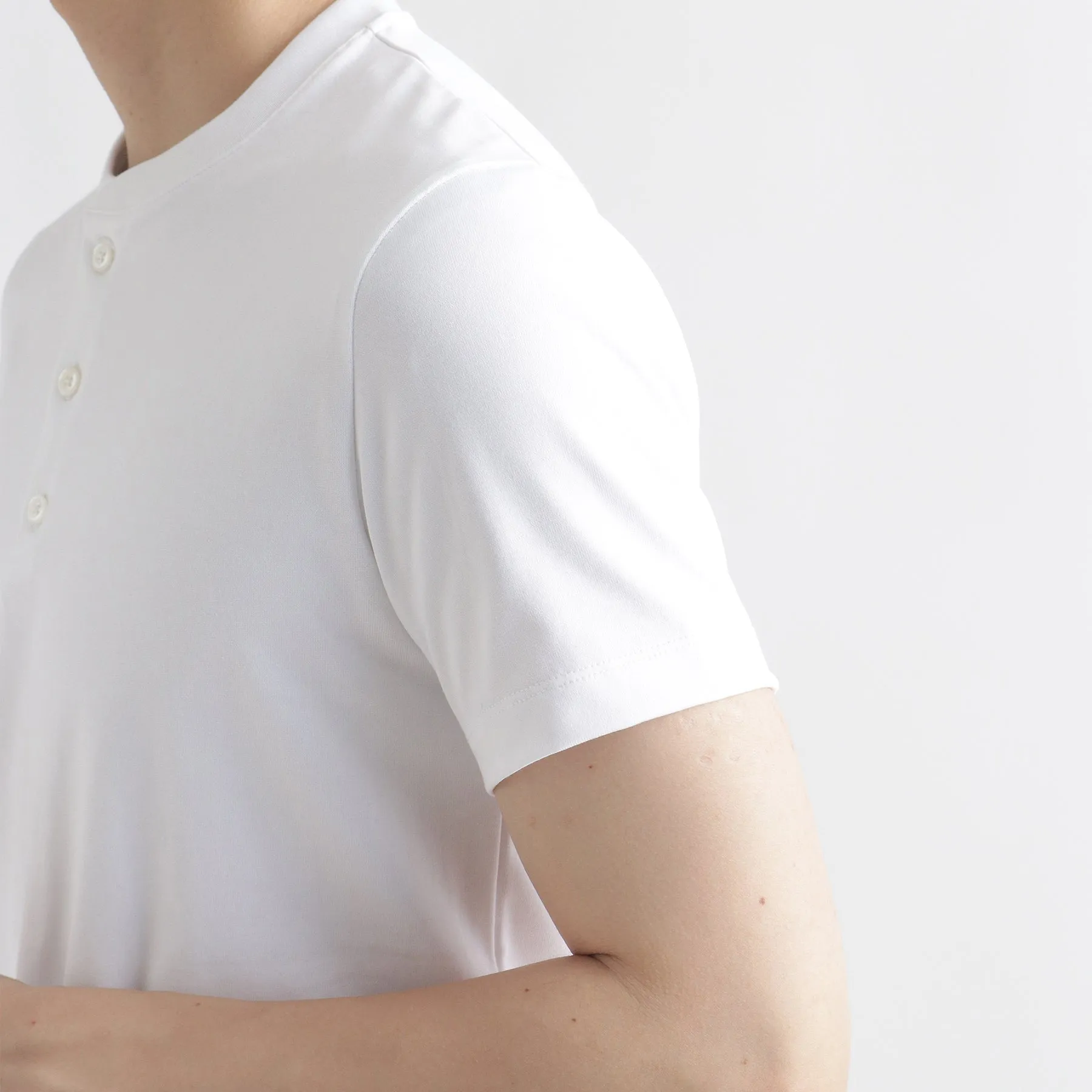 Hybrid Cotton Tailored Henley Neck T-shirt Color: White