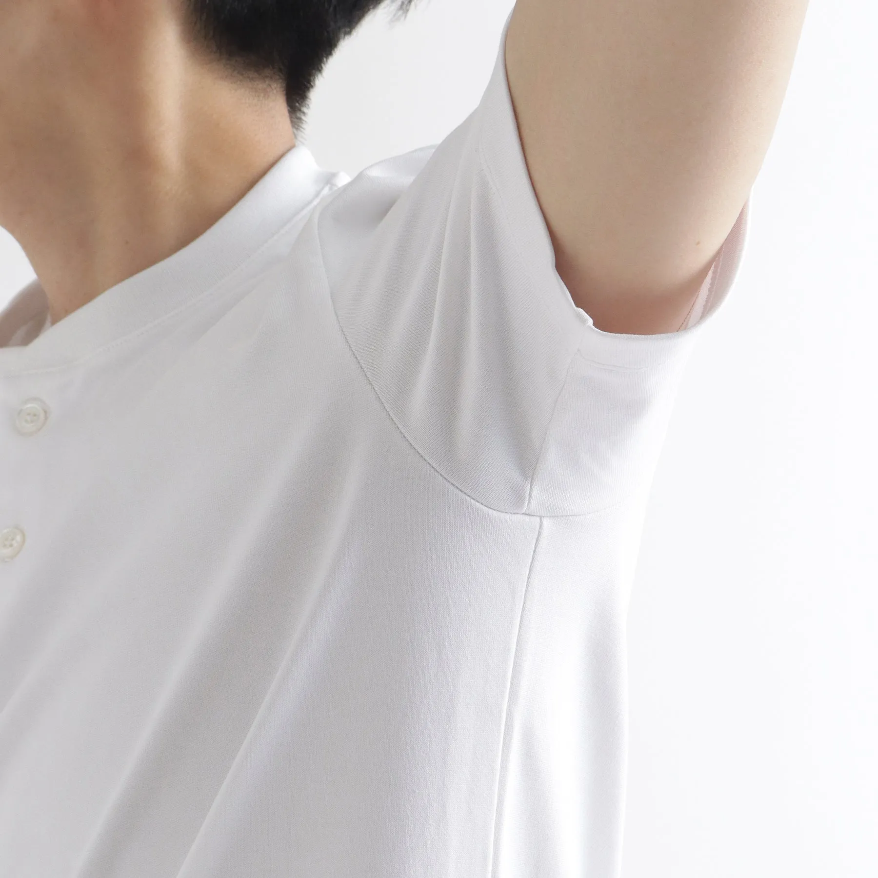 Hybrid Cotton Tailored Henley Neck T-shirt Color: White