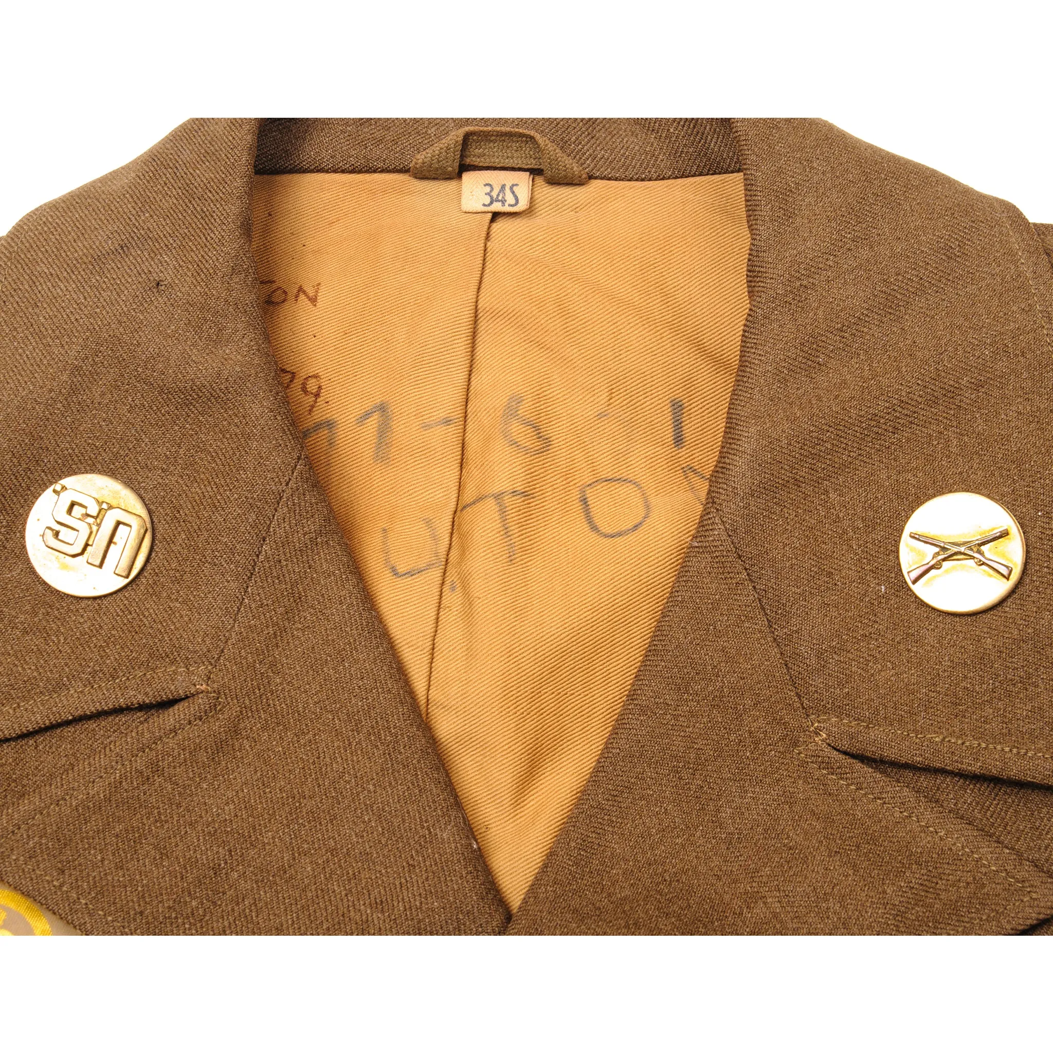 VINTAGE US ARMY WOOL FIELD JACKET WW2 ERA SIZE 34S WITH PATCHES, INSIGNIAS AND RIBBONS